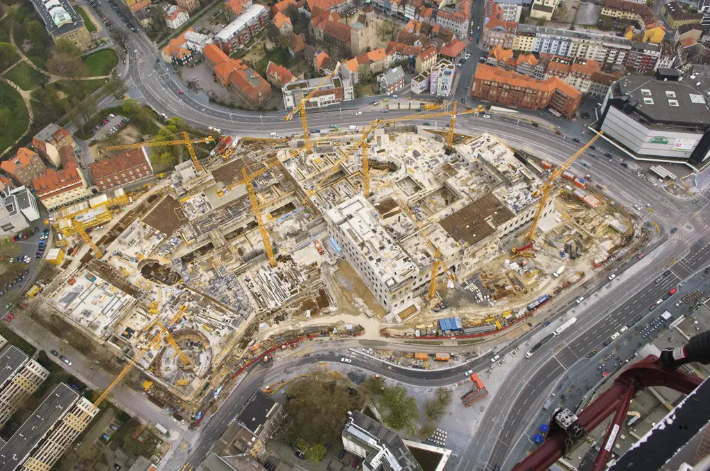 architektur-luftbild-schlossbaustelle